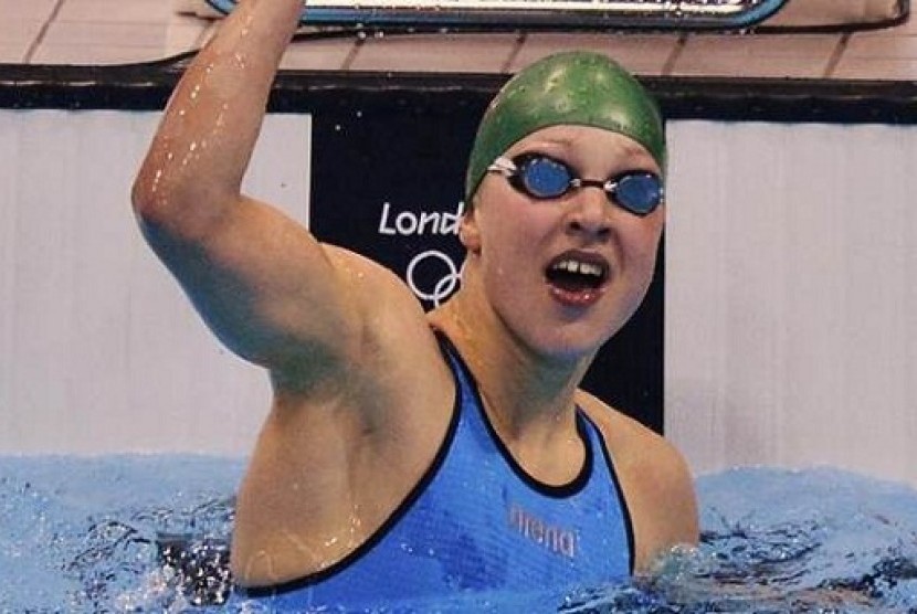 Perenang belia, Ruta Meilutyte yang baru berusia 15 tahun meraih medali emas untuk 