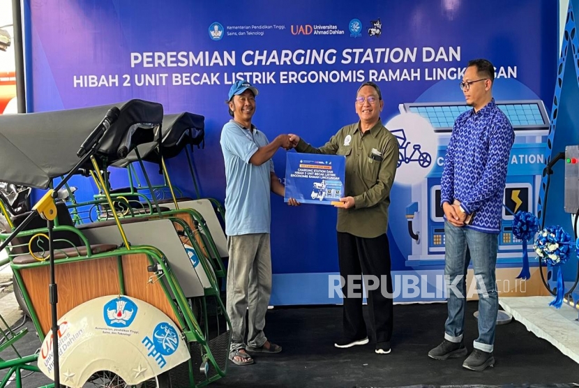 MPM Muhammadiyah Resmikan Charging Station dan Tambah Dua Becak Listrik untuk Pabelan