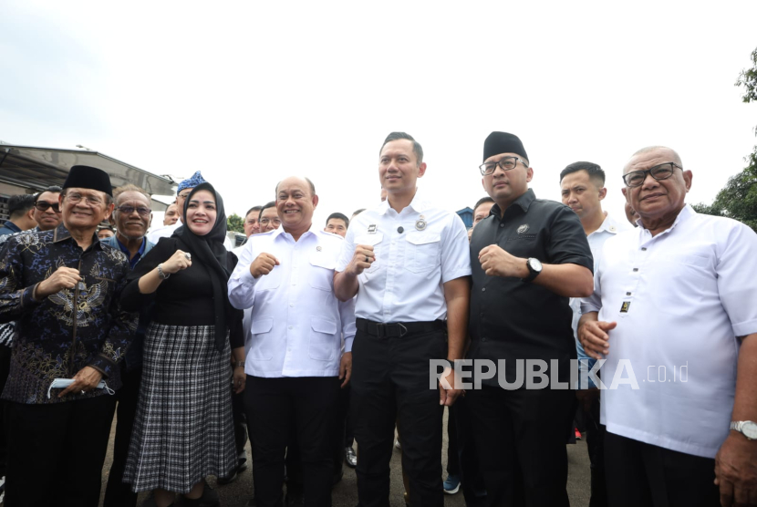 Peresmian Dapur MBG Jatiasih, Kota Bekasi, Jawa Barat, dihadiri sejumlah menteri Kabinet Merah Putih.