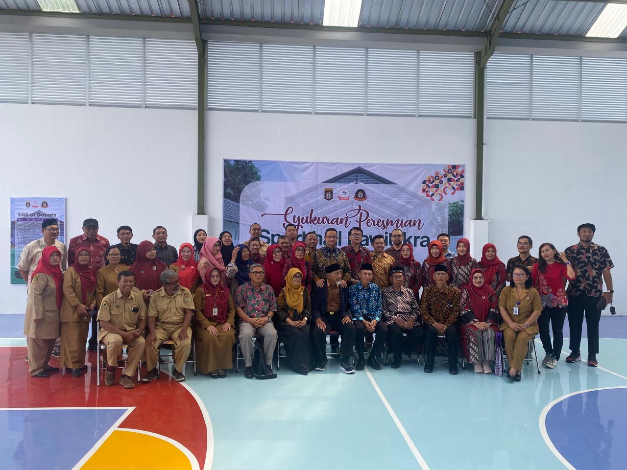 Peresmian gedung olahraga Sport Hall Pawitikra SMPN 5 Yogyakarta yang turut dihadiri Anies Baswedan, Senin (4/11/2024).