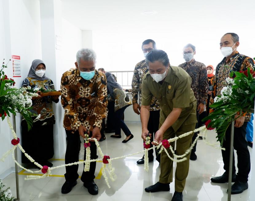 Peresmian layanan operasi LASIK ekonomis di Klinik Utama Mata Dr YAP Magelang.