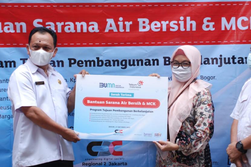 Peresmian pembangunan sarana air bersih PT Telkom Indonesia di Bogor, Jawa Barat, belum lama ini