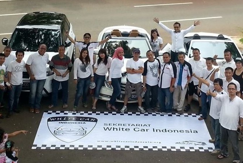 Peresmian Sekretariat White Car Indonesia pada hari Minggu (9/12).