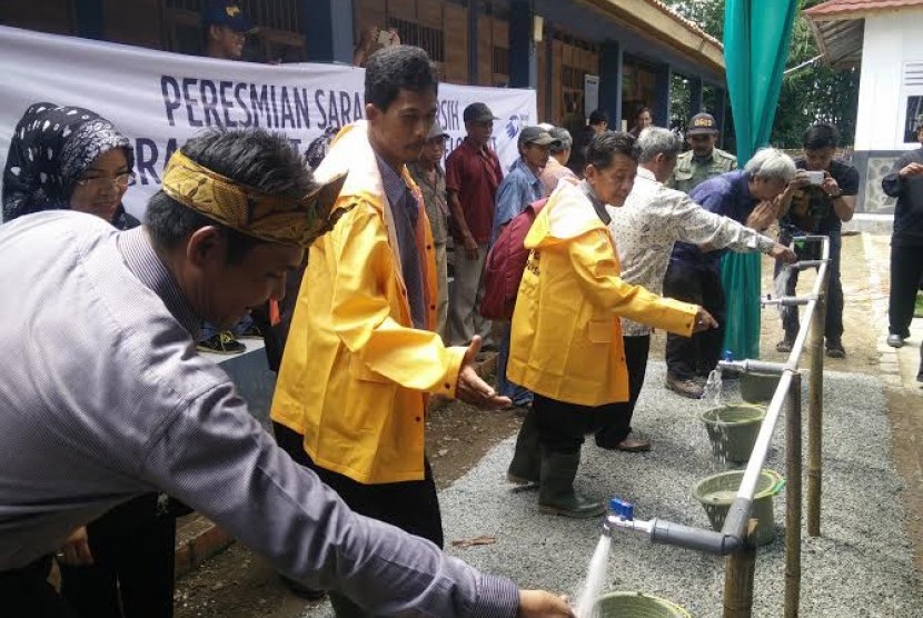 peresmian sumber air bersih kerjasama antara Baznas dan Yayasan Nurani Dunia di Purwakarta.