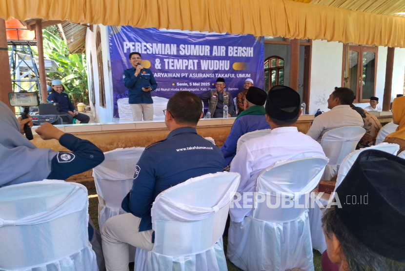 Peresmian sumur wakaf air di Cisada, Banten, Senin (5/5/2025).