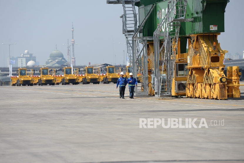 Peresmian Terminal Petikemas Kalibaru. Aktivitas di Terminal Petikemas Kalibaru Pelabuhan Utama Tanjung Priok, Jakarta, Selasa (13/9).