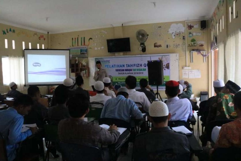Perguruan Islam Ar Risalah Padang mengadakan sertifikasi untuk para guru tahfizh Alquran di sekolah tersebut.
