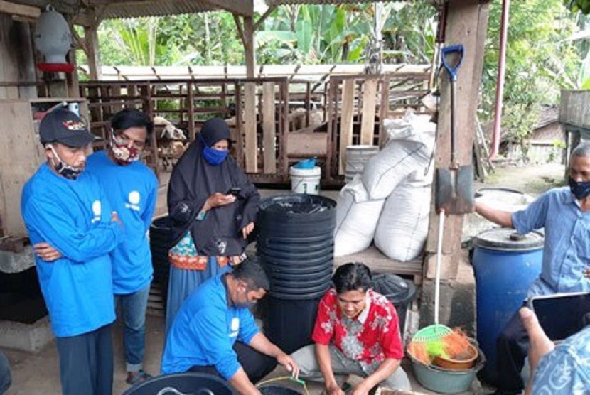  Perguruan tinggi vokasi pertanian, Poilbangtan YoMa menggelar pelatihan olah limbah urine domba bagi 20 peternak domba perwakilan dari beberapa desa di Kecamatan Pakis, Kabupaten Magelang, Jateng.