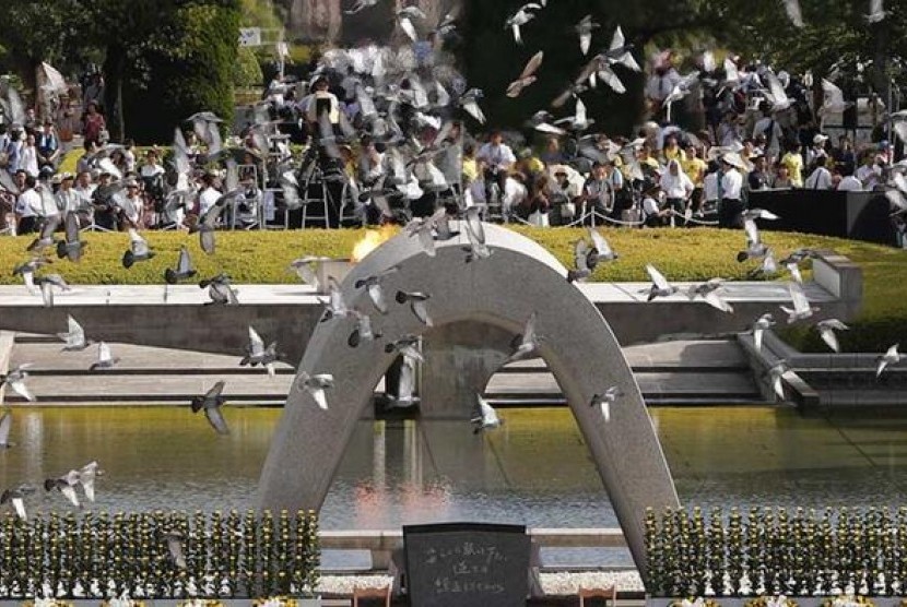 Peringatan 67 tahun tragedi bim atom Hiroshima di Hiroshima Peace Memorial
