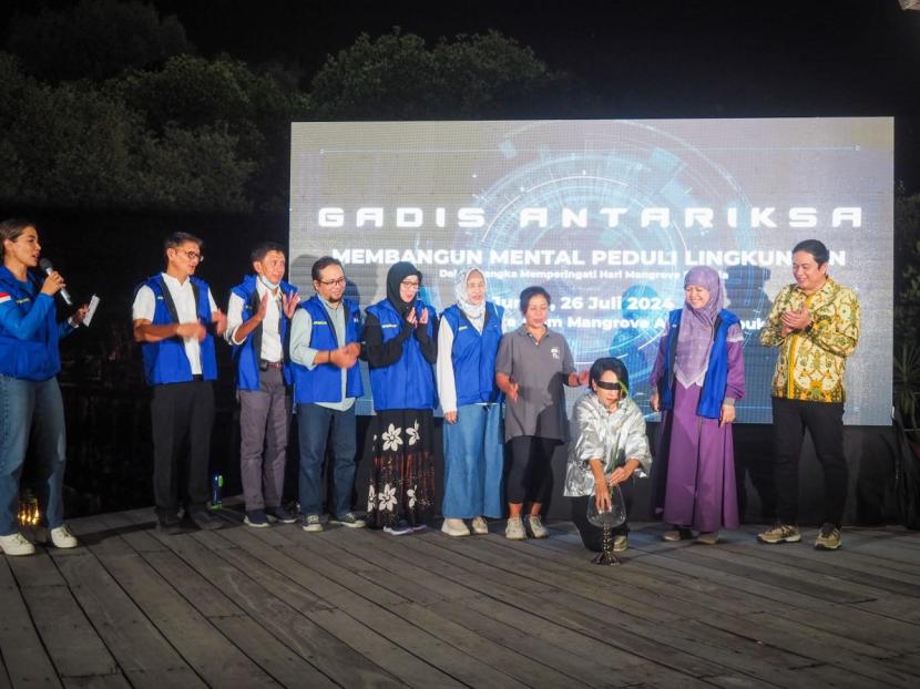 Peringatan Hari Mangrove Sedunia setiap 26 Juli ditandai peluncuran program Next Generation New Icon Gadis Antariksa.