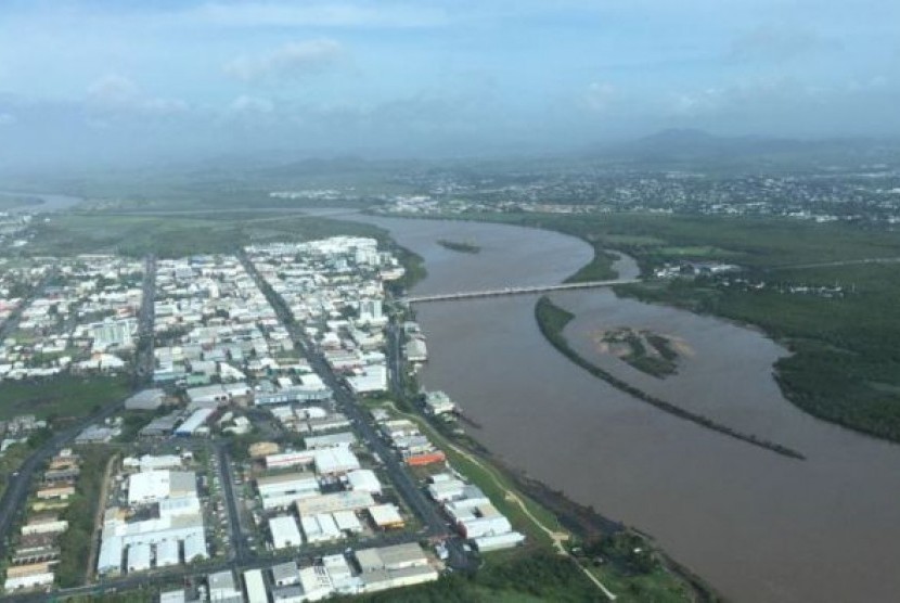 Peringatan waspada banjir diberlakukan di sekitar sungai Pioneer River di Kota Mackay.