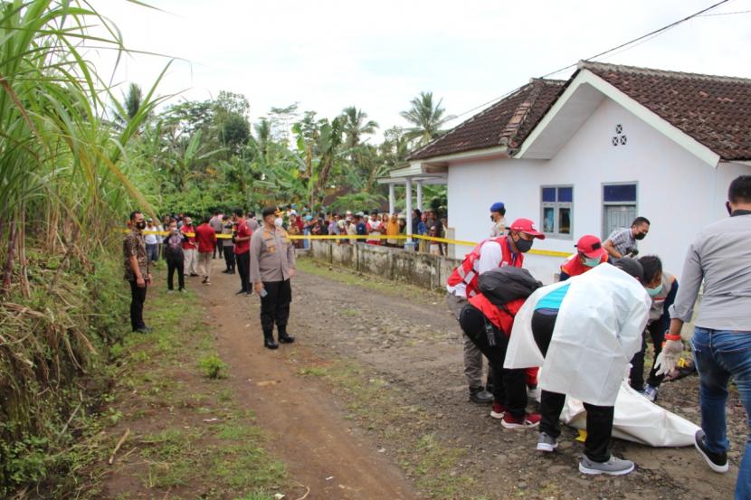 Peristiwa carok terjadi di Dusun Sumbergentong, Klepu, Sumbermanjing Wetan, Kabupaten Malang, Jumat (29/1). 