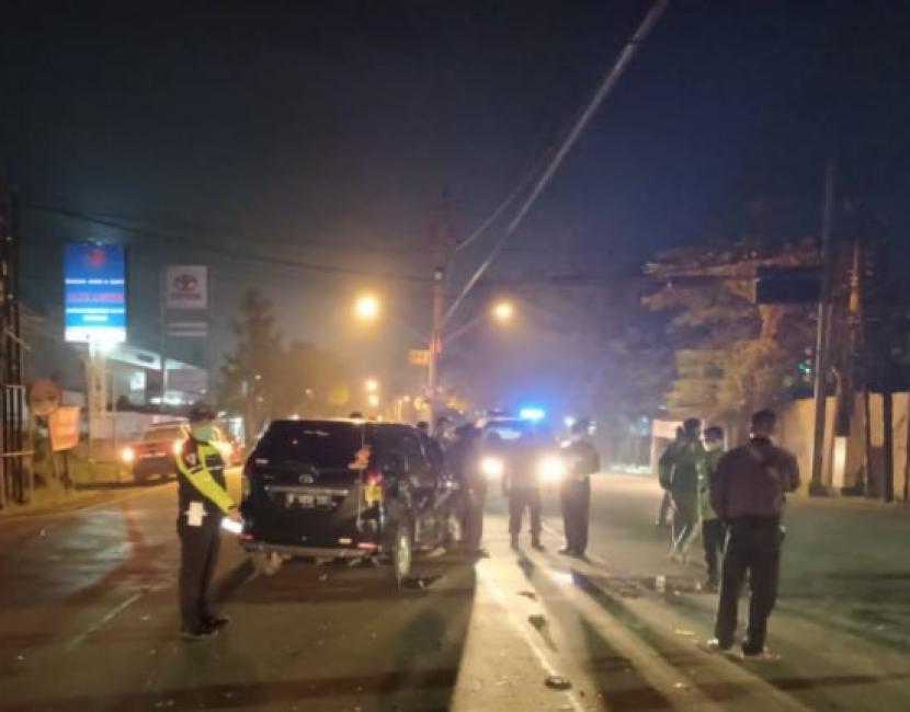 Peristiwa kecelakaan yang melibatkan ambulans di Purwokerto Selatan.