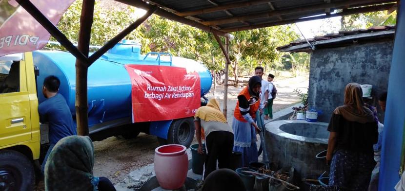 Pamekasan Distribusi Air Bersih ke Desa Rawan Kekeringan (ilustrasi).