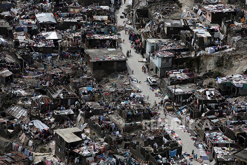 Permukiman yang porak poranda karena Badai Matthew di Haiti