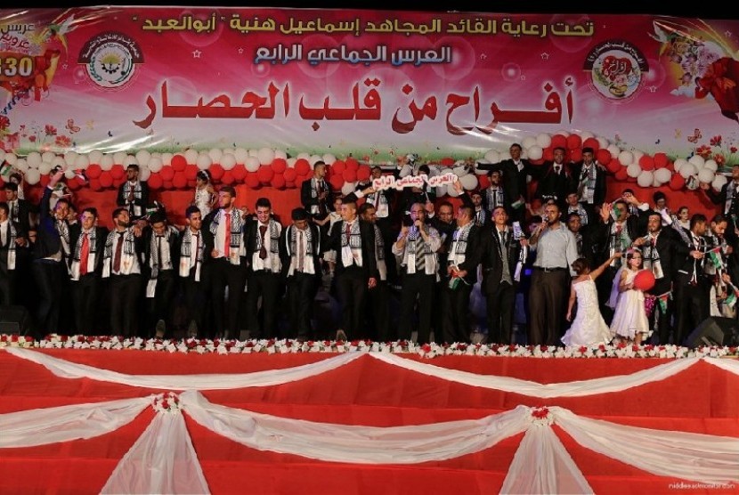 Pernikahan massal di Gaza.