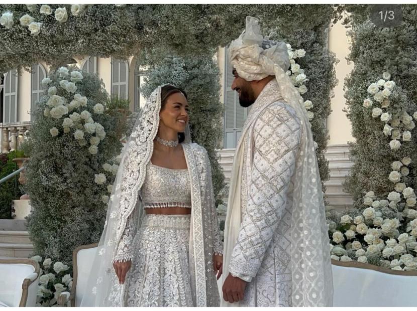 Pernikahan Umar Kamani (kanan) dan Nada Adelle (kiri). Pernikahan keduanya disebut sebagai Wedding of the Year.
