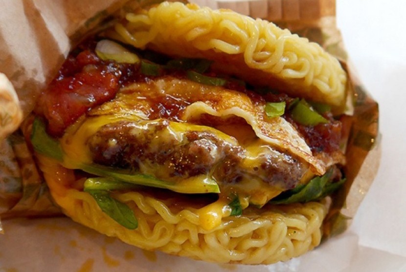 Perpaduan Ramen dengan Burger