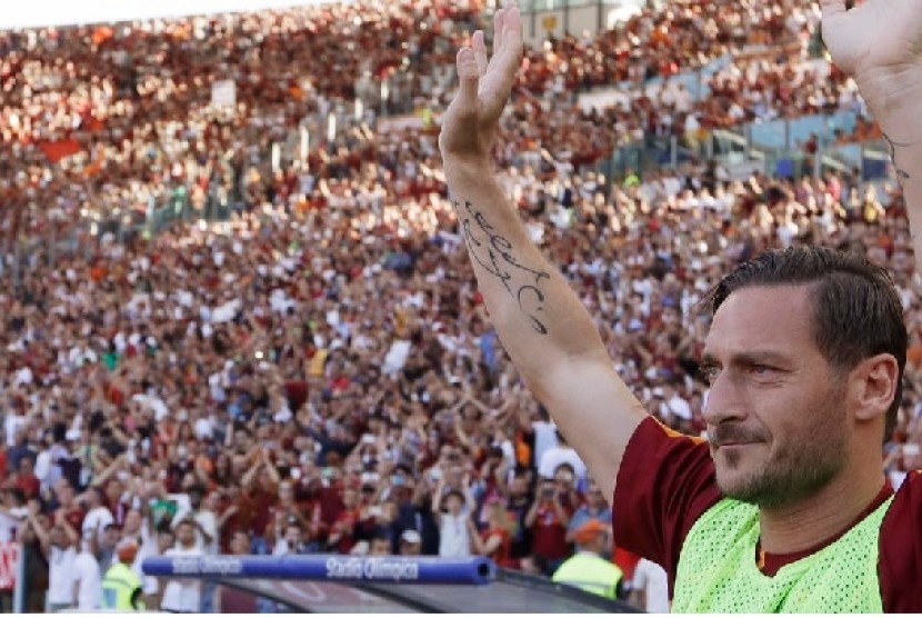 Perpisahan terakhir Fransesco Totti di AS Roma.