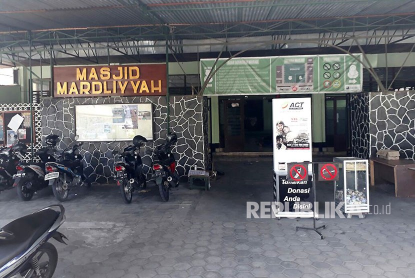 Perpustakaan Baitul Hikmah yang merupakan pengembangan fungsi dari Masjid Mardliyyah Kampus Universitas Gadjah Mada. Perpustakaan Baitul Hikmah berada tepat di sebelah RSUD Dr Sardjito, dan memiliki ribuan koleksi buku yang sebagian besar berisikan buku-buku bernuansa Islami. Selasa (31/10).