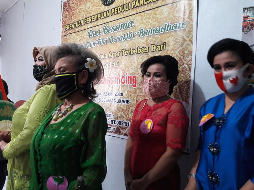 Persatuan Perempuan Peduli Pancasila (P4) menggelar lomba kebaya bermasker, Sabtu (19/7).