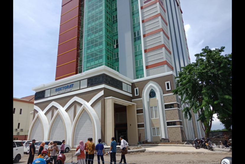 Persiapan Tanwir Aisyiyah di Universitas Muhammadiyah Surabaya.