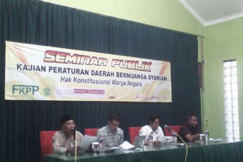 Persis menggelar seminar tentang kajian kebijakan konstitusi di Hotel Antik, Kabupaten Bandung, Sabtu (3/10), 