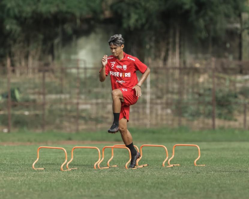 Persis Solo menambah rekrutan anyar di jendela transfer ketiga Liga 2 2021/2022, yakni, Iqbal Al-Ghuzat dari Putra Safin Group (PSG) Pati dan Roberto Rigyaldo yang didatangkan dari KS Tiga Naga, Riau.