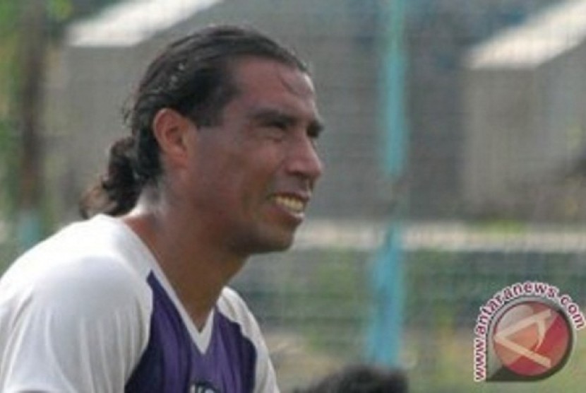 Persita Tangerang, Cristian Carascow terpilih menjadi pemain terbaik Kompetisi Divisi Utama Liga Indonesia.
