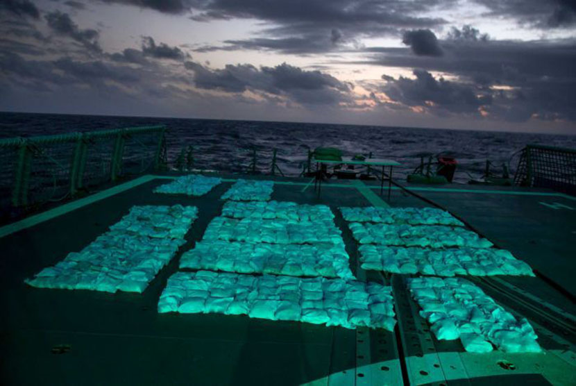 Personel Angkatan Laut Australia menemukan 581 kilogram heroin di lepas pantai Afrika timur pada akhir pekan lalu. 