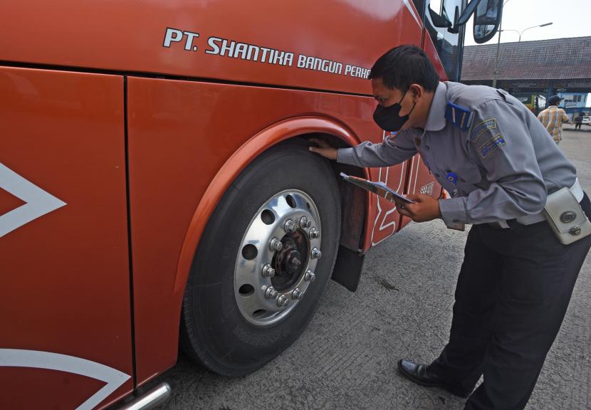 Ilustrasi. Dirjen Perhubungan Darat Kementerian Perhubungan Budi Setiyadi meminta para pengusaha angkutan umum dapat memperhatikan kondisi armadanya dan kesiapan awak kendaraannya. 