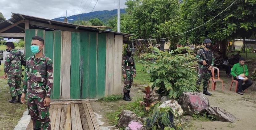 Personel Kodim Persiapan Teluk Wondama di Papua Barat.