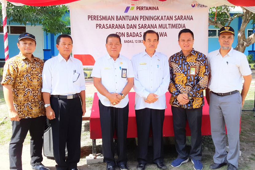 Pertamina beri bantuan untuk SDN Badas, Labuan Badas, Sumbawa.