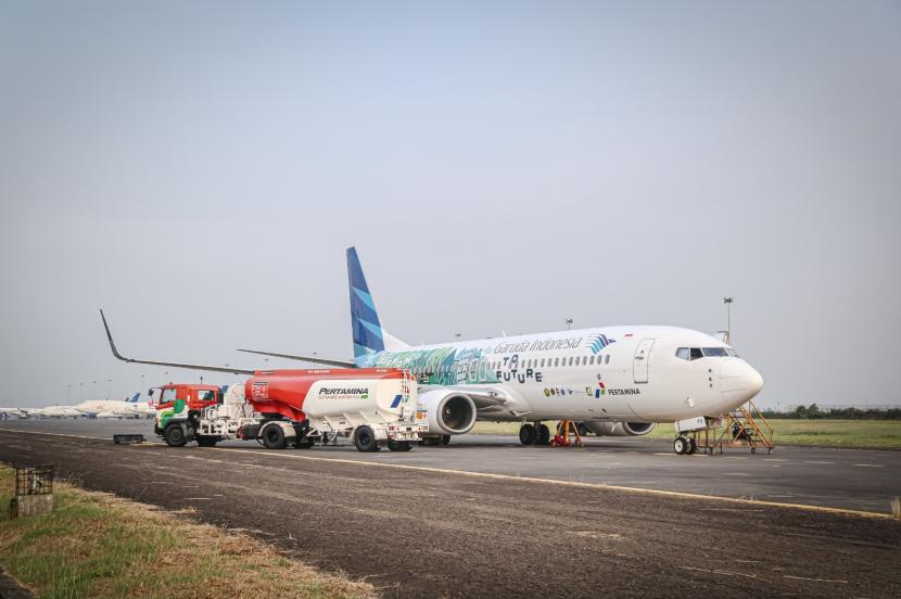 Pertamina dan Garuda Indonesia sukses melakukan penerbangan komersil perdana menggunakan bioavtur.