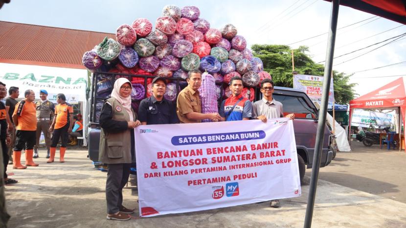 Pertamina Group menyalurkan berbagai bantuan untuk korban bencana lahar dingin dan tanah longsor di Sumatera Barat. Bantuan disalurkan melalui Posko Pertamina Peduli di Kabupaten Agam dan Kabupaten Tanah Datar. 