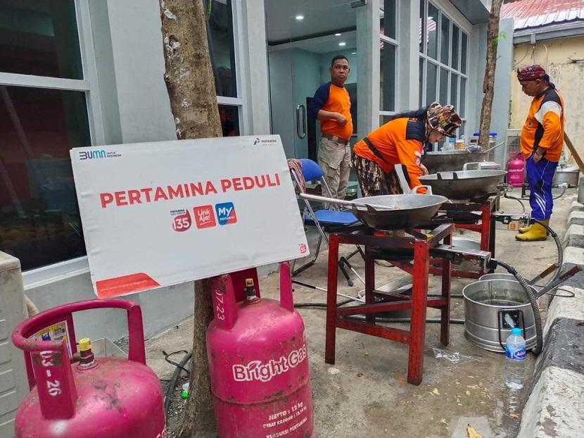 Pertamina membuka posko di Balai Kota Semarang untuk para korban banjir.