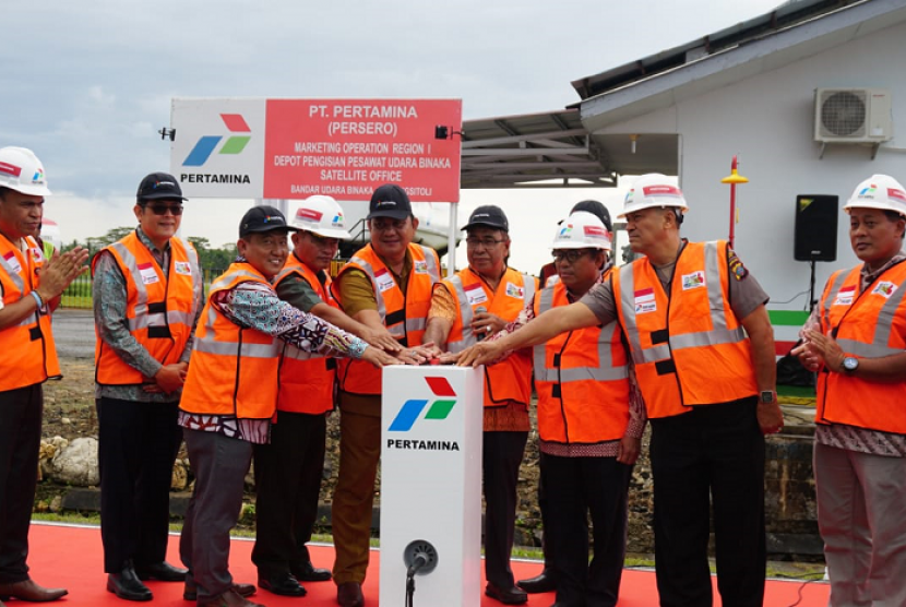 Pertamina meresmikan Depot Pengisian Pesawat Udara (DPPU) Binaka, Gunung Sitoli, Kepulauan Nias, pada Selasa (9/4).