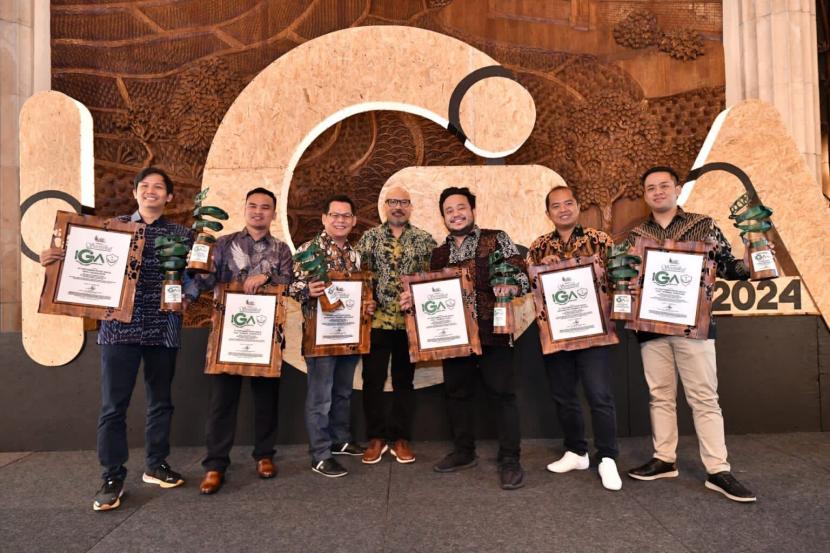 Pertamina Patra Niaga memulai 2024 dengan menerima 57 Penghargaan Nasional dalam ajang Indonesia Green Award ke-15 2024.