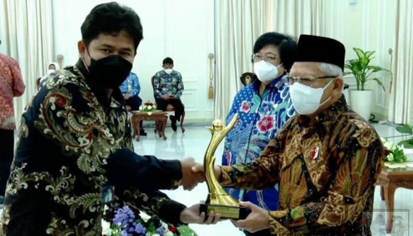 Pertamina Patra Niaga Regional Jawa Bagian Tengah kembali memperoleh penghargaan PROPER yang diselenggarakan oleh Kementerian Lingkungan Hidup dan Kehutanan (LHK) sebagai program penilaian peringkat kinerja perusahaan dalam pengelolaan lingkungan hidup setiap tahunnya. 