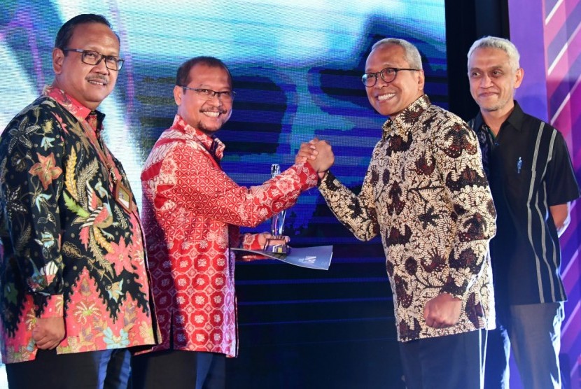 Pertamina RU VI Balongan, Kabupaten Indramayu, patut berbangga diri. Pasalnya, dalam ajang Annual Pertamina Quality Awards (APQ) 2019, Pertamina RU VI Balongan, memboyong 10 perhargaan.