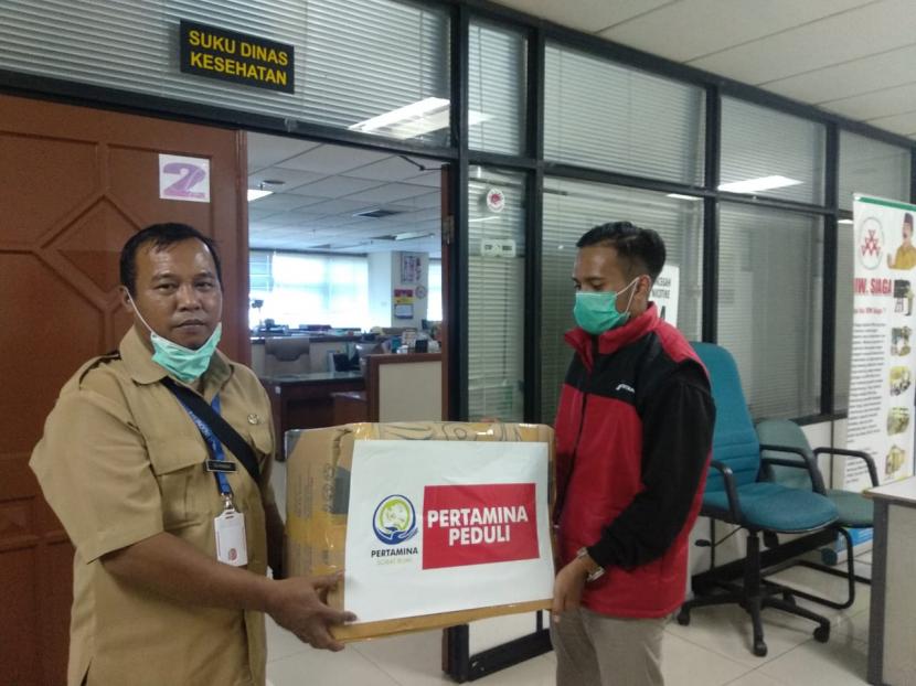 Pertamina  salurkan bantuan 15 ribu masker untuk Puskesmas dan Posyandu wilayah Jakarta Utara.(Pertamina)