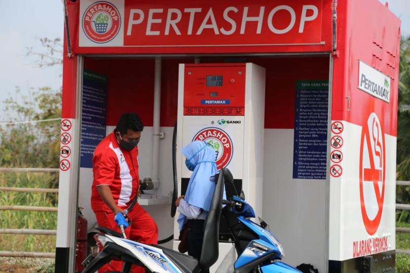 PT Pertamina (Persero) melalui Marketing Operation Region (MOR) II Sumatera Bagian Selatan (Sumbagsel) kini telah mengoperasikan 13 unit Pertashop di Provinsi Jambi sesuai dengan target Surat Keputusan Menteri Dalam Negeri untuk mencukupi kebutuhan energi masyarakat di pedesaan.