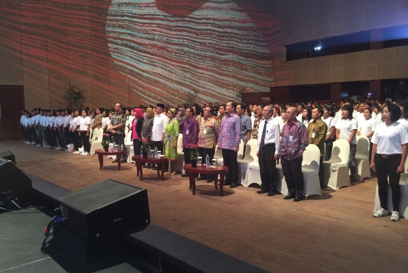  pertemuan antara Kementerian Luar Negeri RI bersama BNP2TKI dengan 1.000 TKI dan Diaspora Indonesia, di Djakarta Theater, Jakarta, Selasa (11/8).