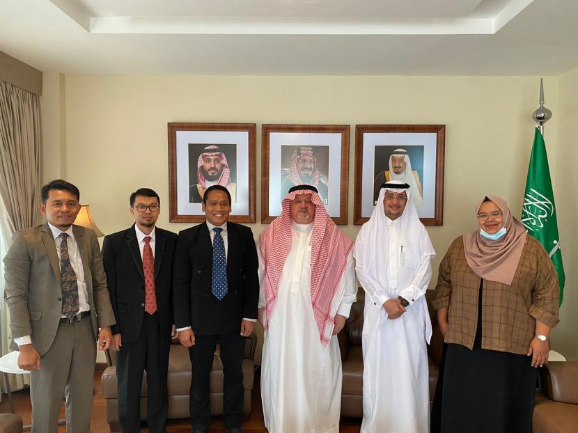  Pertemuan antara Kepala BUI UMP Condro Nur Alim PhD dengan Duta Besar Kerajaan Arab Saudi untuk RI Syekh Essam bin Abed Al-Thaqafi.