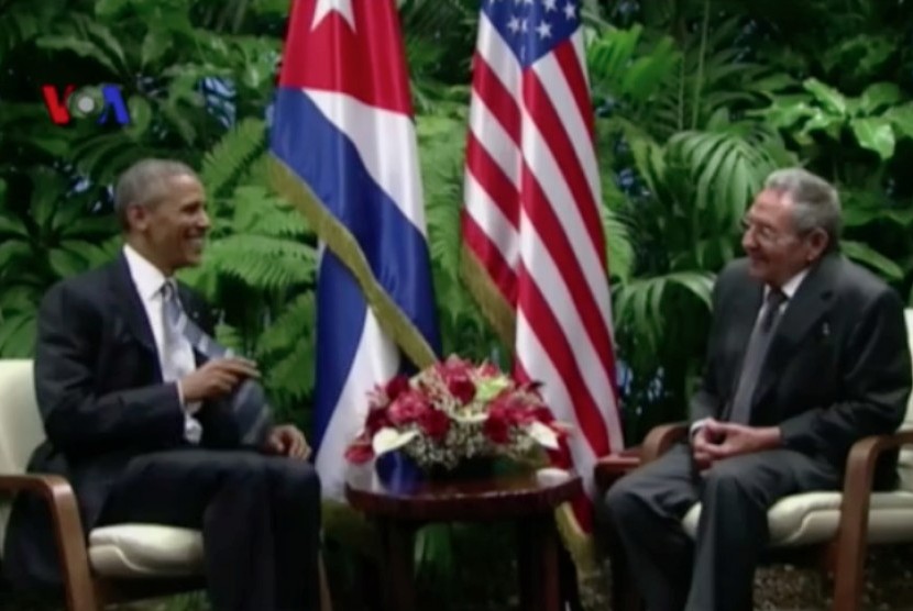 Pertemuan bersejarah anatara Obama dan Castro di Kuba