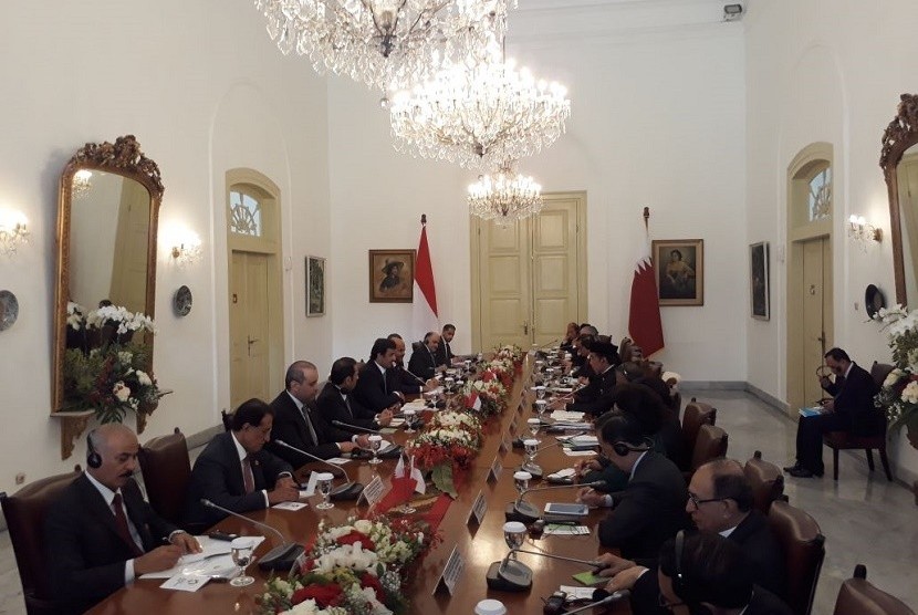 Pertemuan Bilateral antara pemerintah Indonesia dan Qatar di Istana Negara, Bogor, Rabu (18/10).