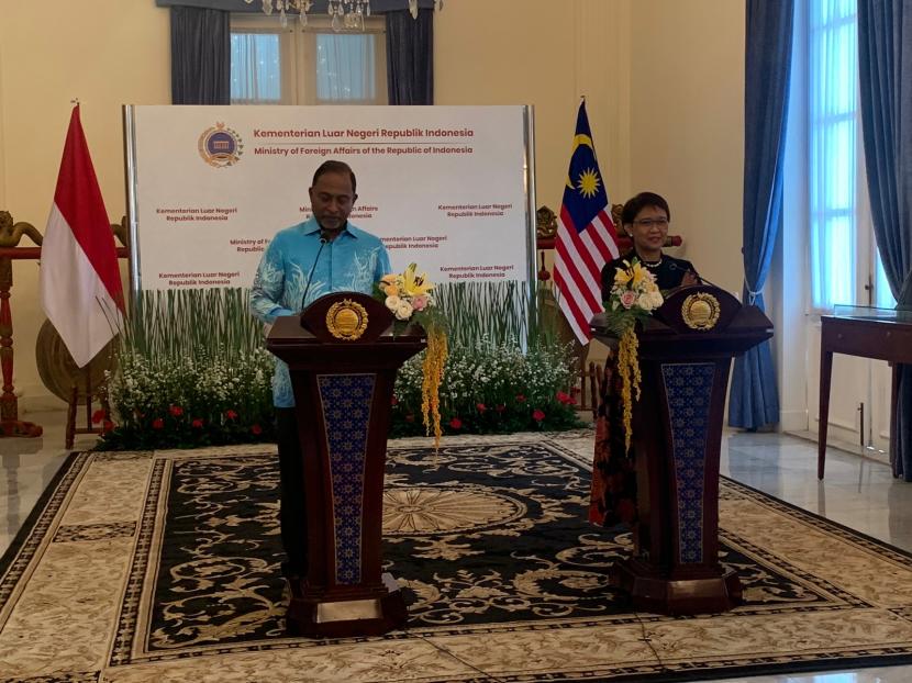 Pertemuan bilateral menteri luar negeri (Menlu) RI Retno Marsudi dan Menlu Malaysia Zambri Andul Kadir di Jakarta, Kamis (29/12/2022).