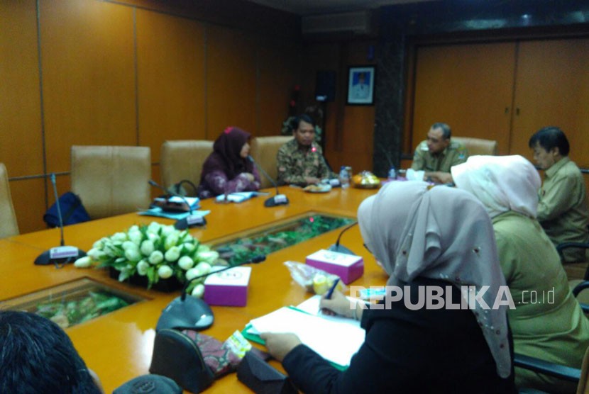 Pertemuan KPAI dengan Bupati Tangerang dan jajarannya untuk membahas upaya penanganan korban Ws atau Babeh. 