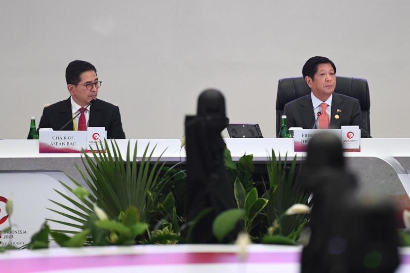 Pertemuan Meja Bundar Indonesia-Filipina digelar di sela Konferensi Tingkat Tinggi (KTT) ke-43 ASEAN 2023, di Jakarta. 