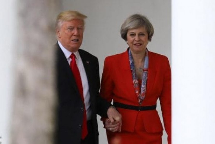 Presiden AS Donald Trump dengan PM Inggris Theresa May.